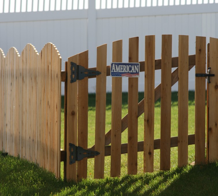 AFC Ames - Wood Fencing, 1019 Wood 4' overscallop Picket