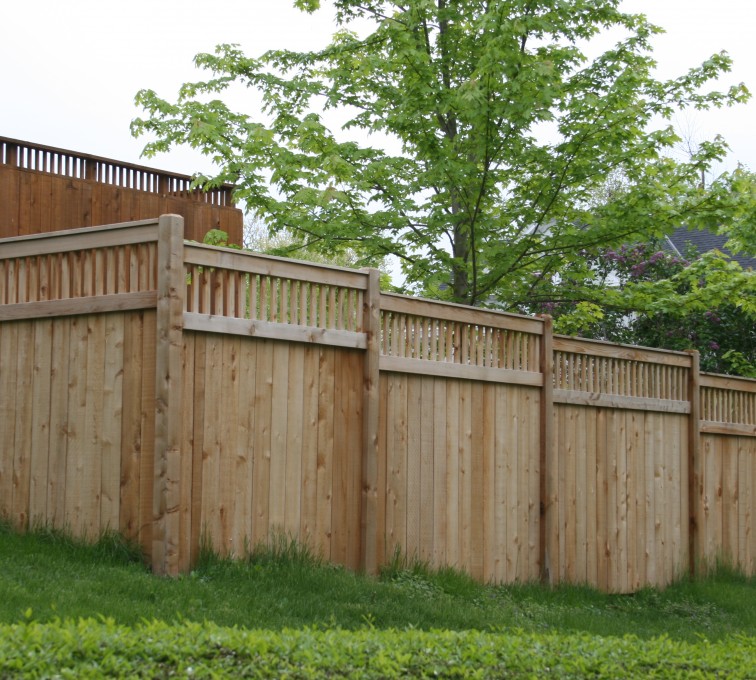 AFC Ames - Wood Fencing, 1067 Custom Solid with Accent Top