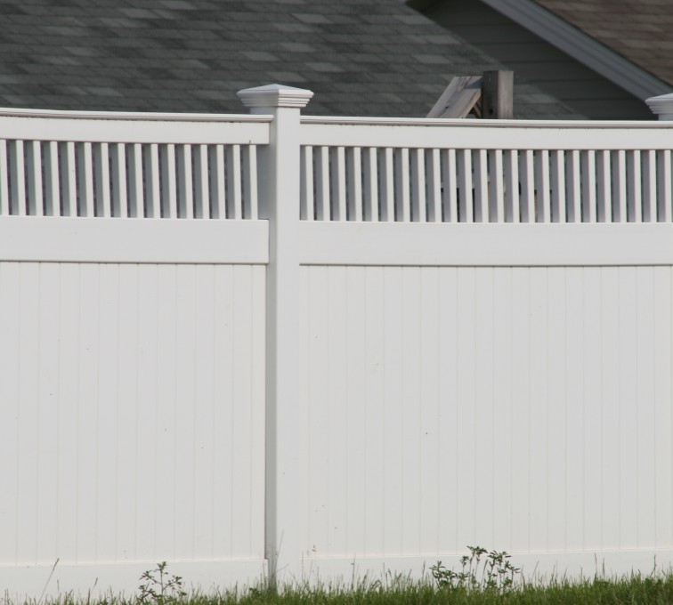 AFC Ames - Vinyl Fencing, Privacy with Picket Accent 700
