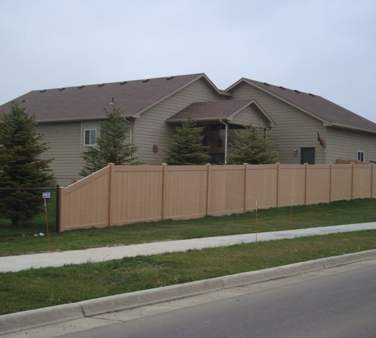 AFC Ames - Vinyl Fencing, Solid Privacy - Woodland Select (2)