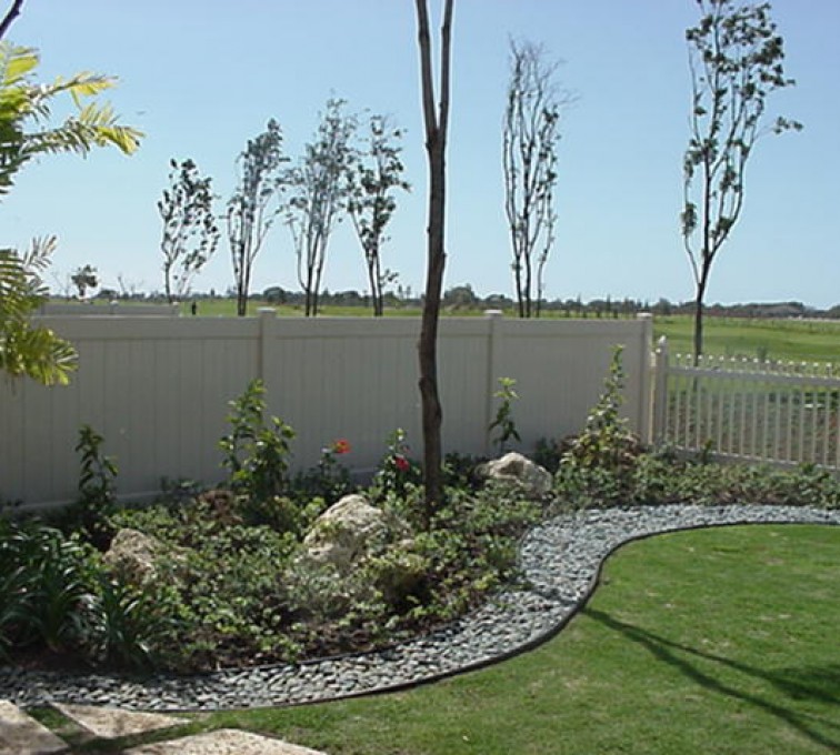 AFC Ames - Vinyl Fencing, Solid Privacy and Picket (607)