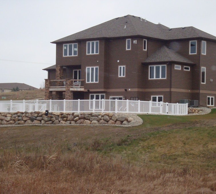 AFC Ames - Vinyl Fencing, White Closed Picket AFC, SD